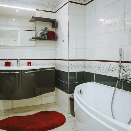 Design Apartment, The City Centre Close To The Health Spa Apartmán